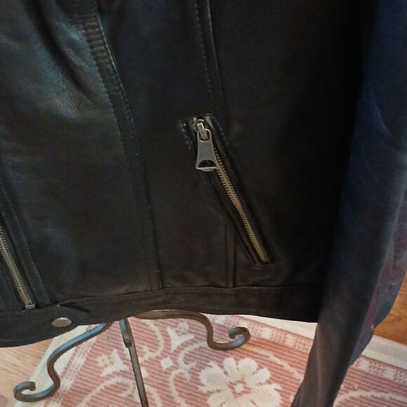 Andrew Marc  - Picture 6 of 9